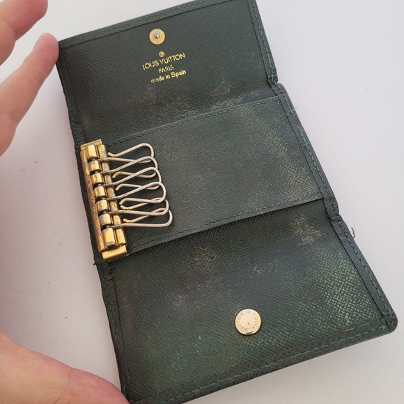 LOUIS VUITTON Green Taiga Leather 6 Hooks Key Holder Case Small Wallet Trifold - Picture 3 of 9